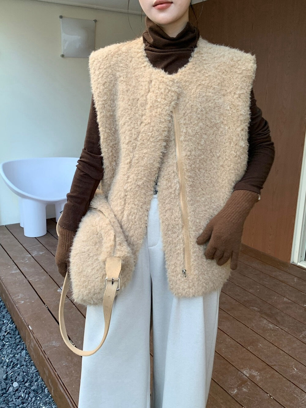 // 性價比極高皮毛一體毛茸馬甲外套(連斜肩袋)