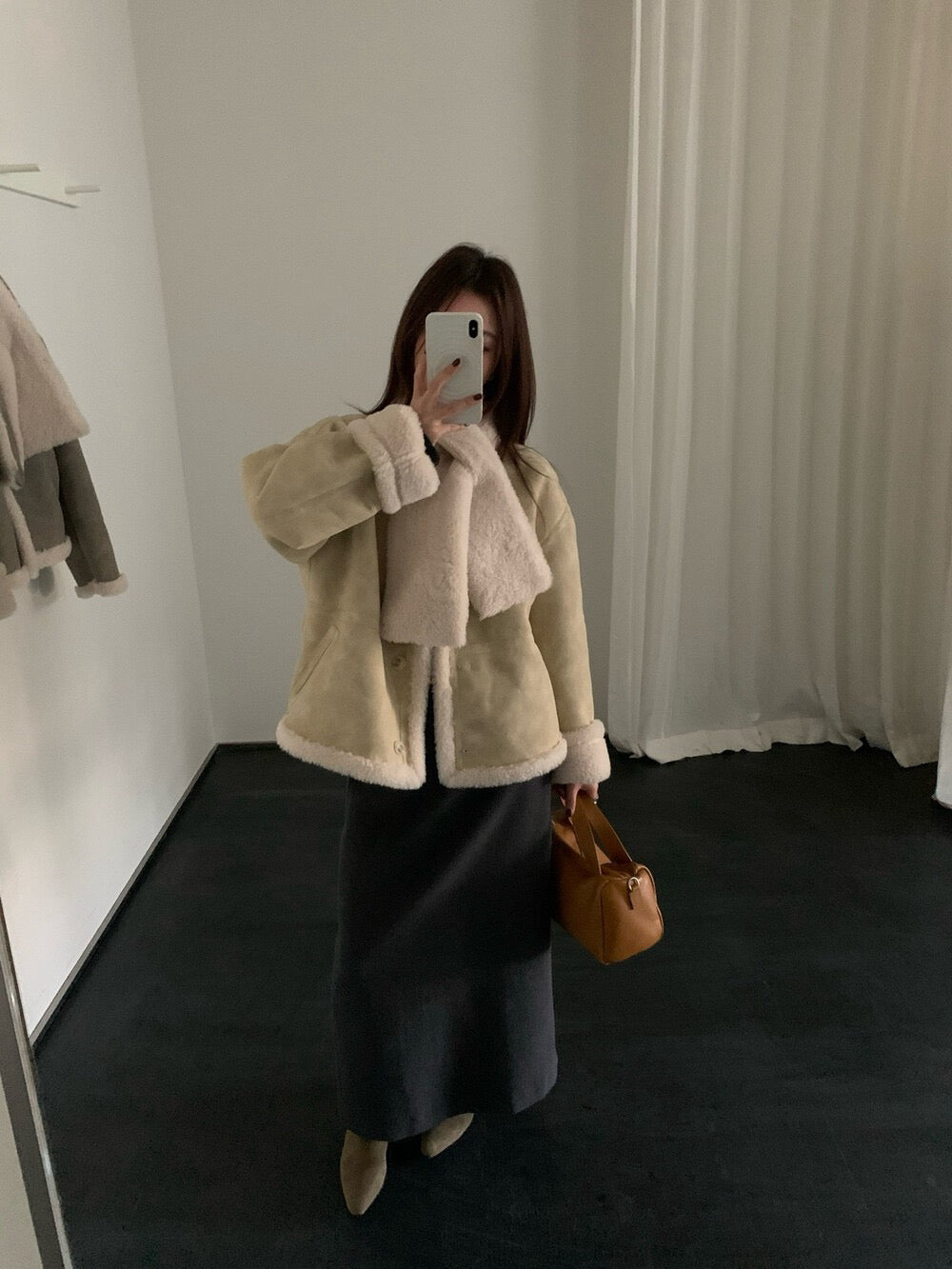 // 麂皮面皮毛一體圓領外套(連頸巾)