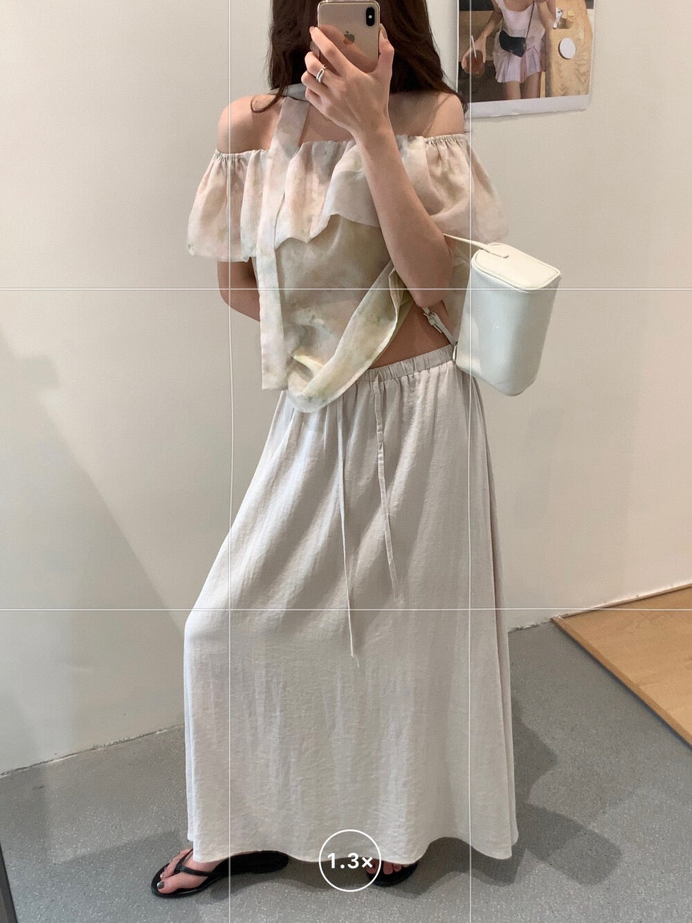 // 極簡鬆弛感麻質中裙