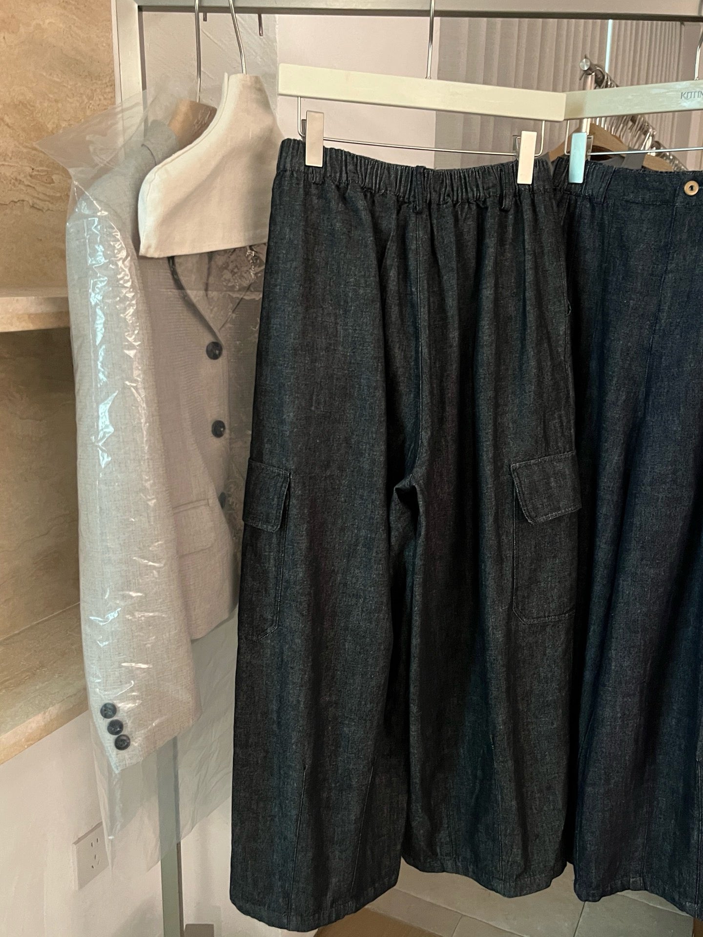 // 休閒軟軟牛仔布口袋工裝褲