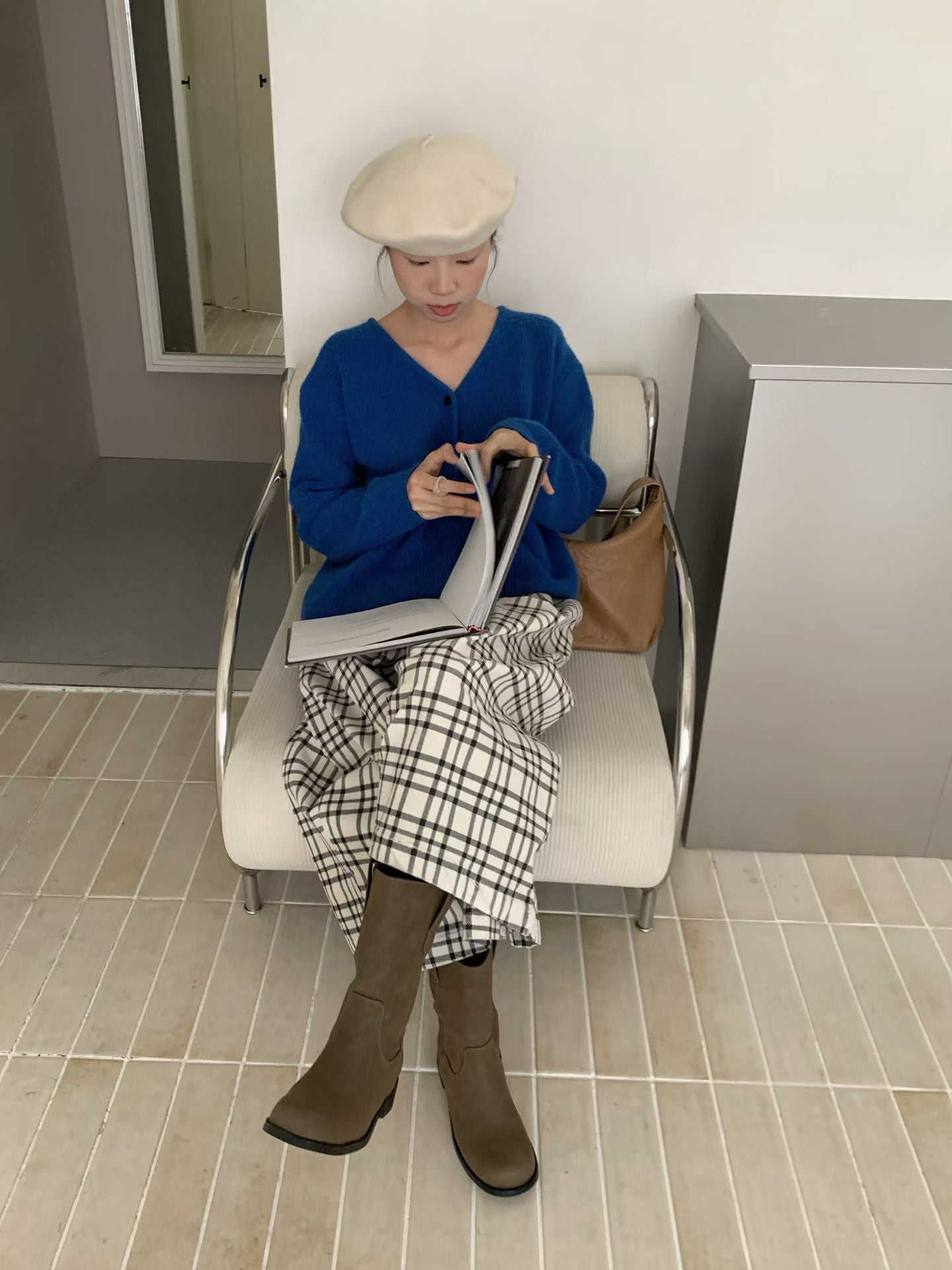 // 12色超美色系V領排扣羊絨紗CD