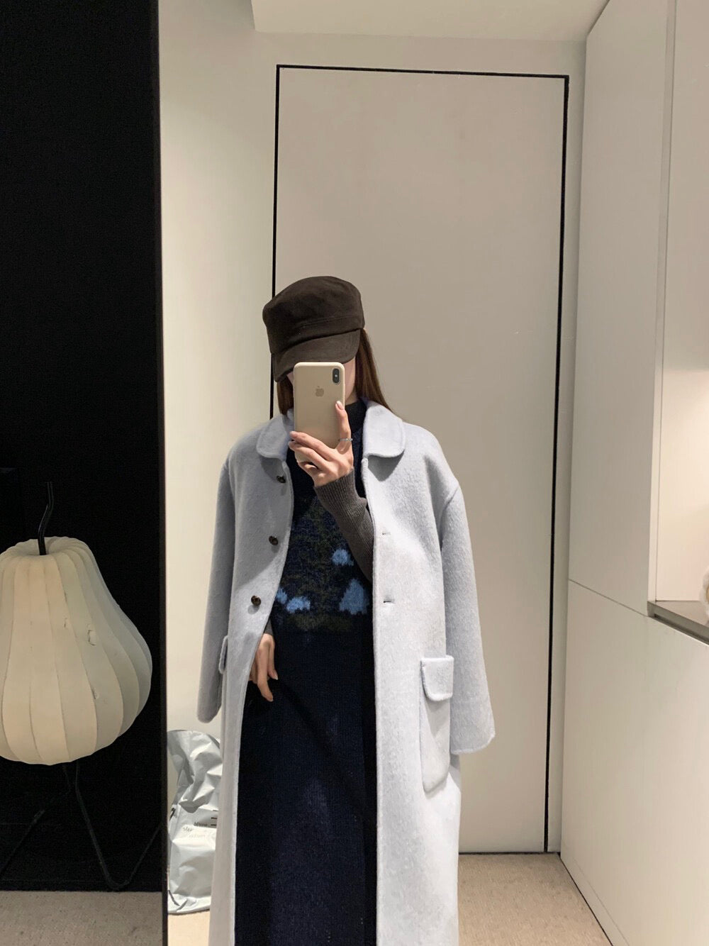 // 100%羊毛圓翻領三粒鈕扣長款手工外套