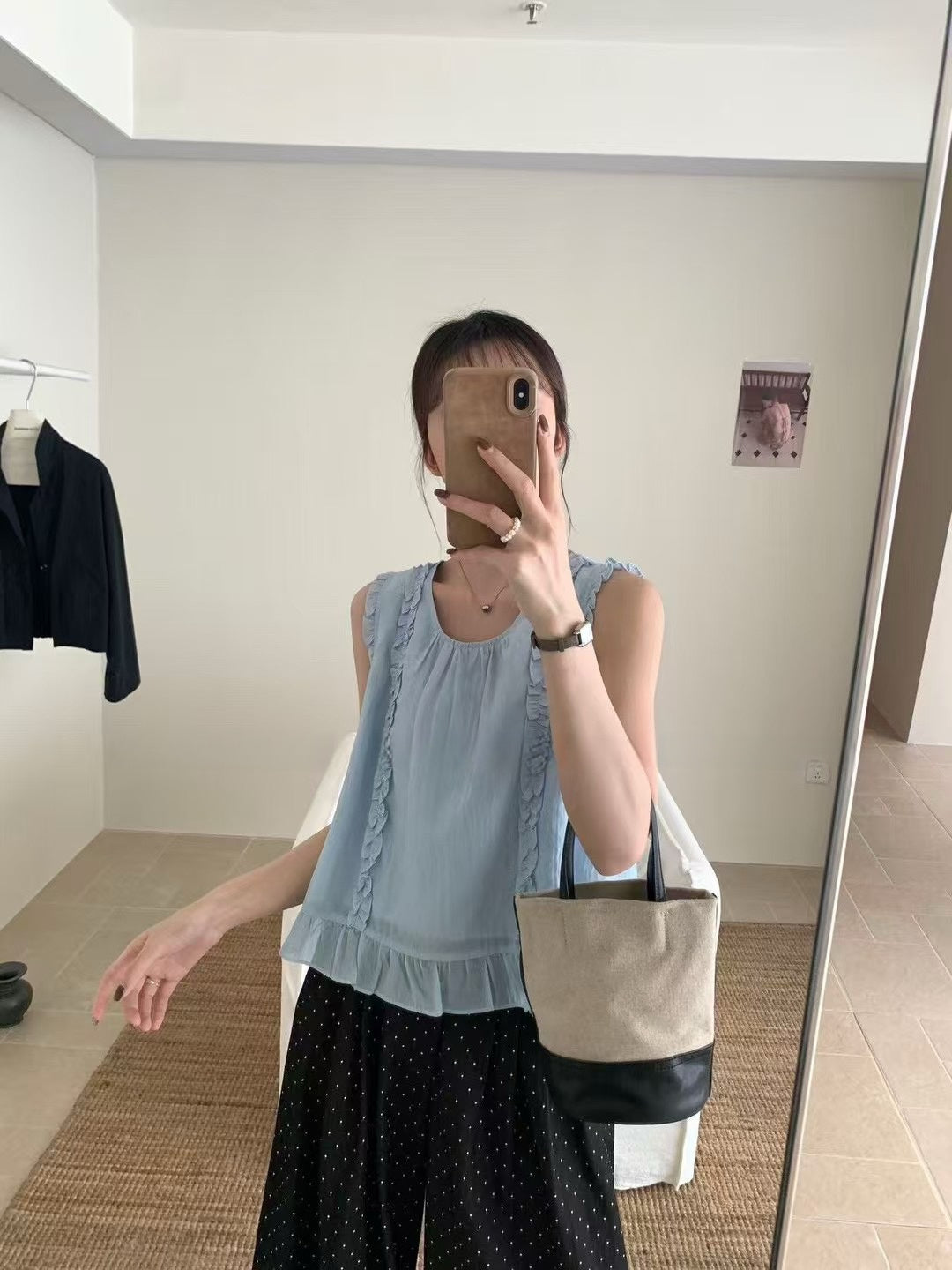 // 荷葉花邊裝飾免燙涼爽料背心