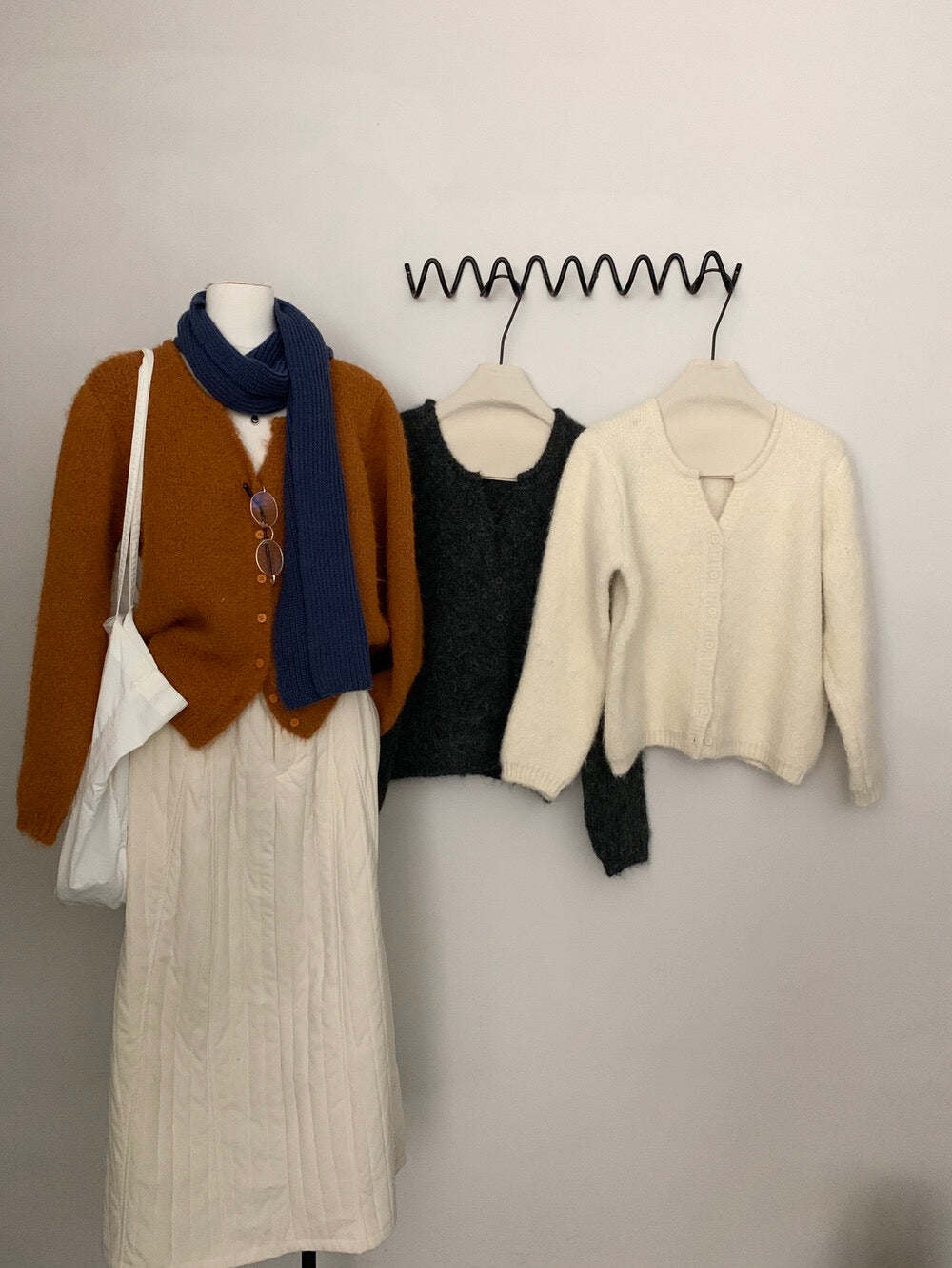 // 簡約小v領毛絨感CD