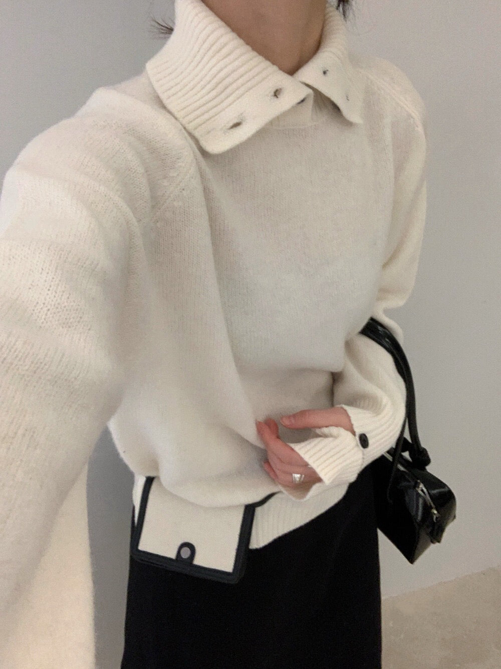 // 100%綿羊毛鈕扣可立領+設計感袖口毛衣