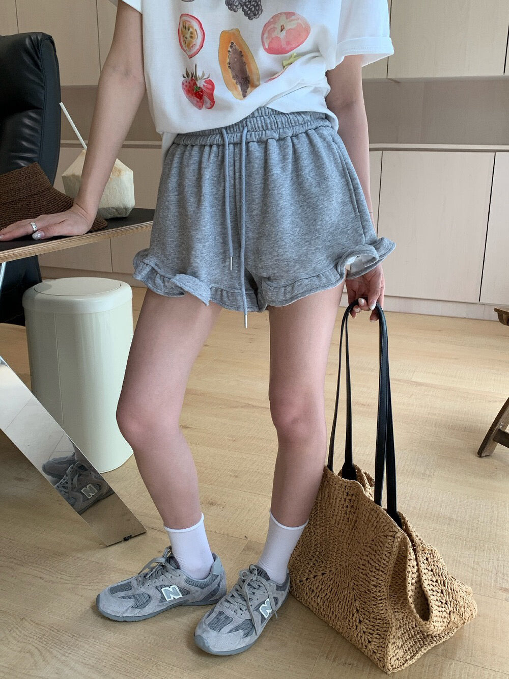 // 顯瘦荷葉腳休閒短褲