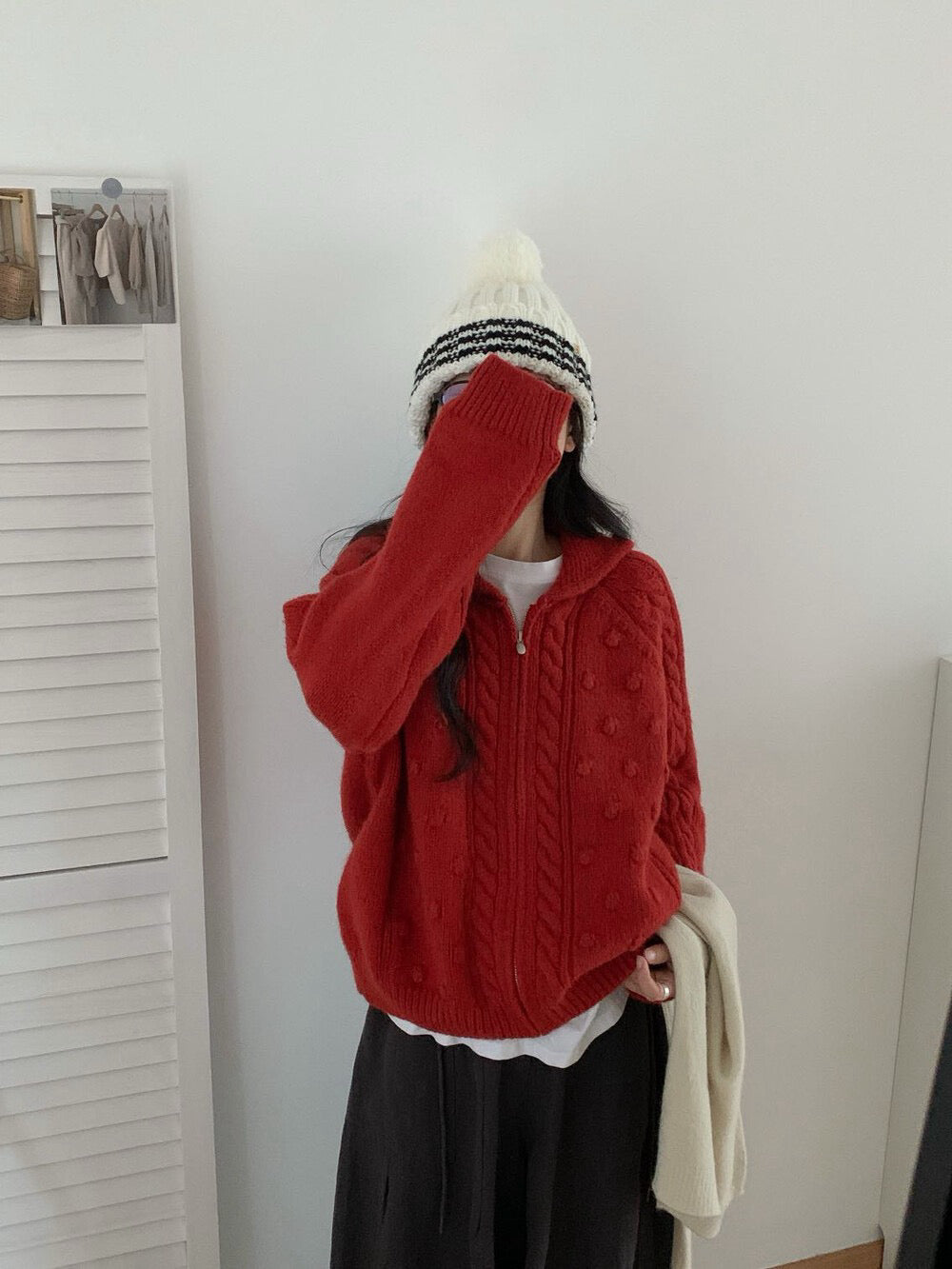 // 立體點點麻花圓翻領拉鍊CD