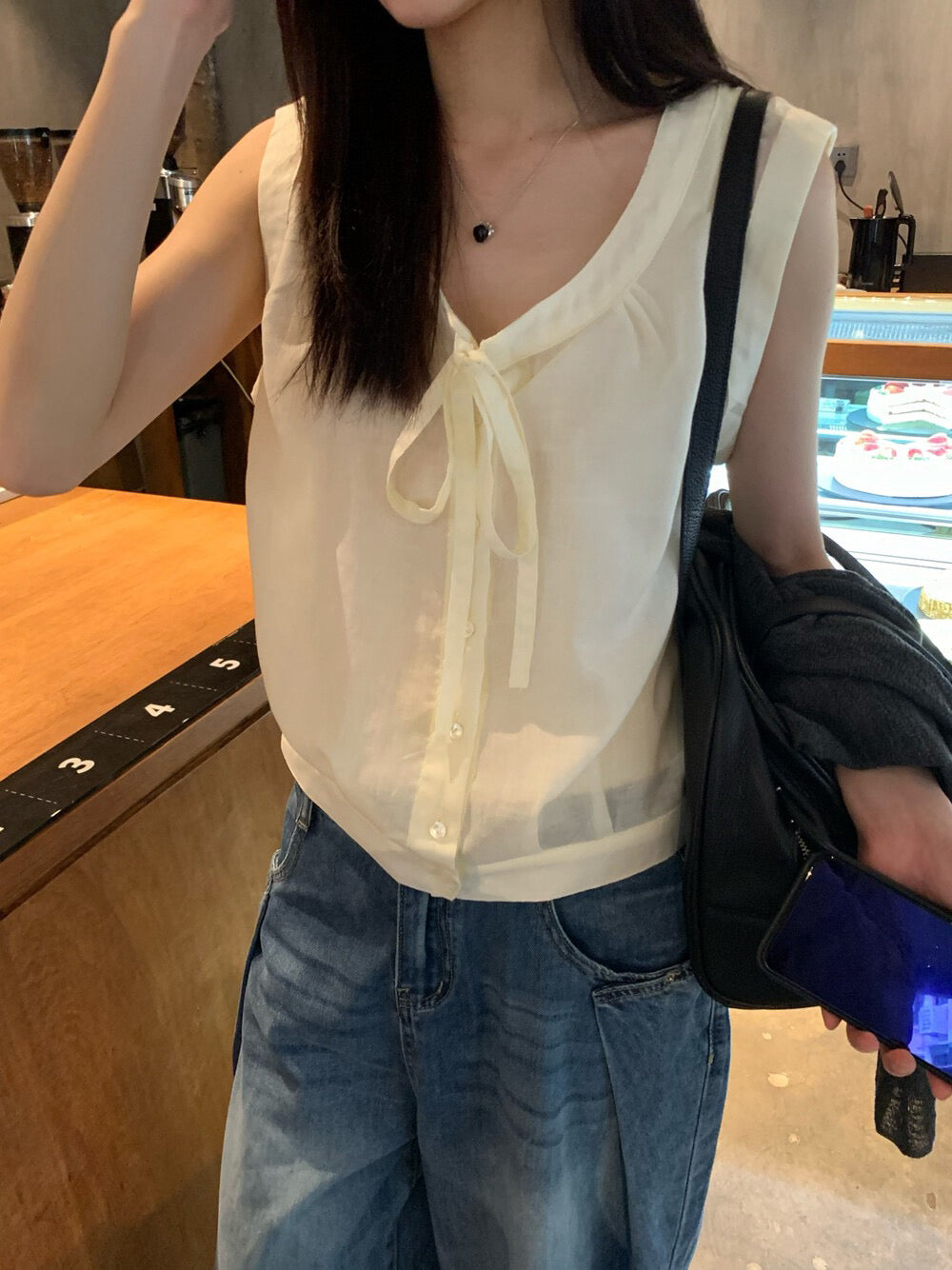 // 親膚lyocell綁帶排扣背心
