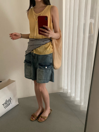 // 直坑紋假兩件排扣麻質針織背心