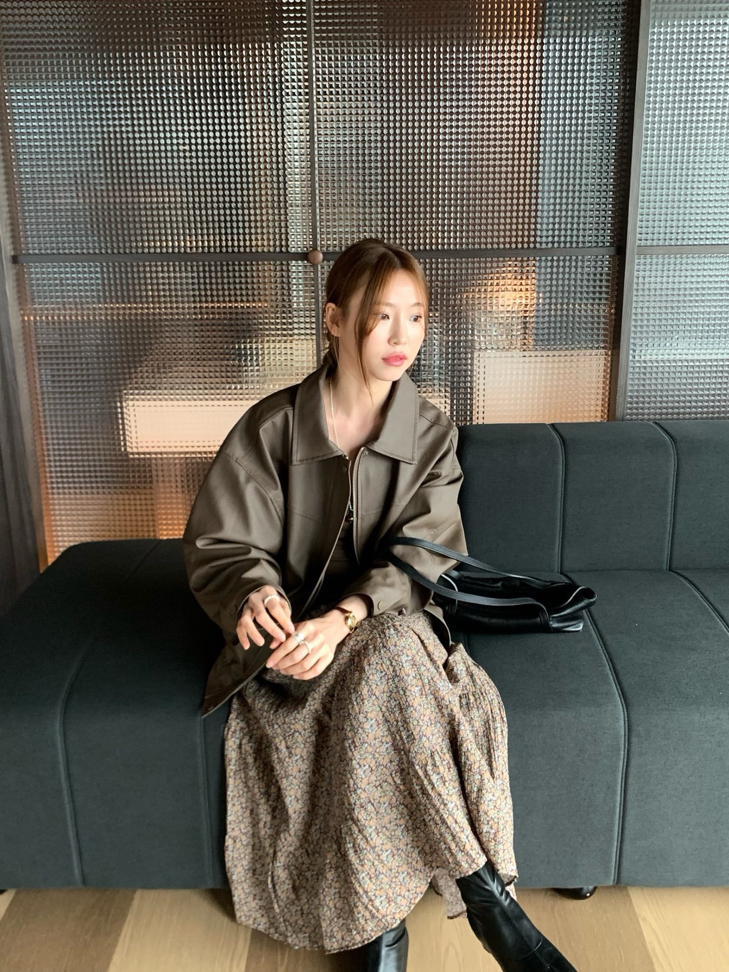 // 經典啞光翻領彷皮外套￼