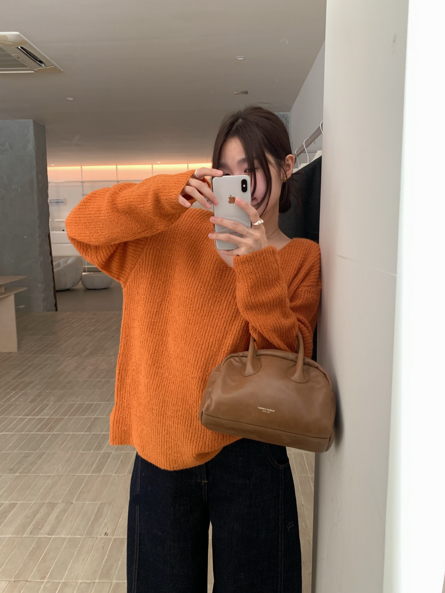 // 柔軟親膚馬海毛11色v領NT