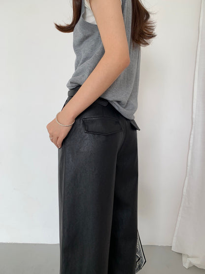 // 復古感超顯瘦連腰帶皮褲