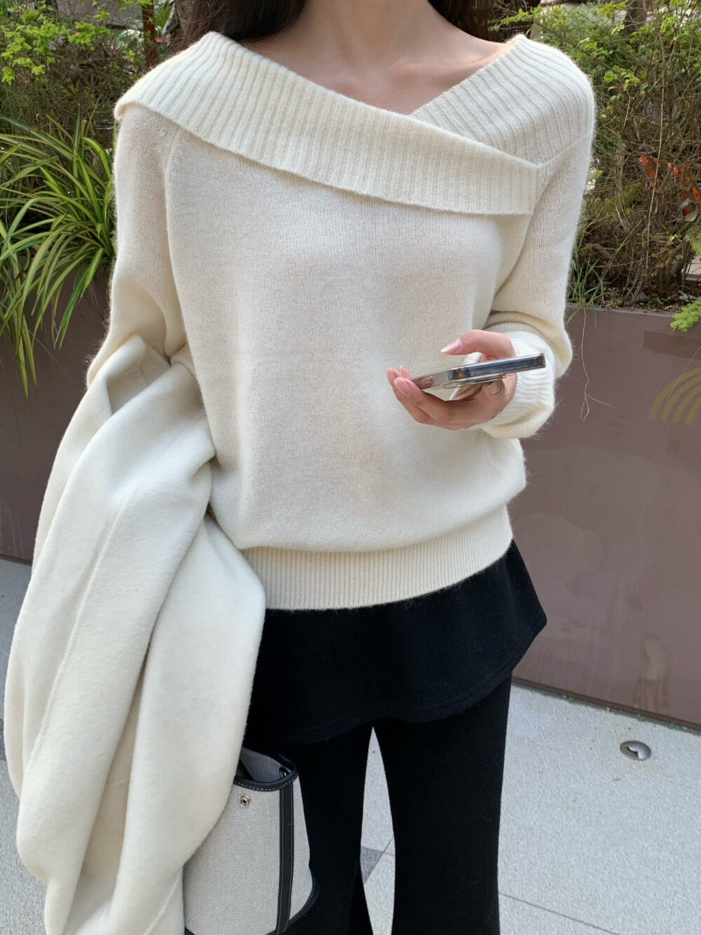 // 50%羊毛設計感領子針織NT