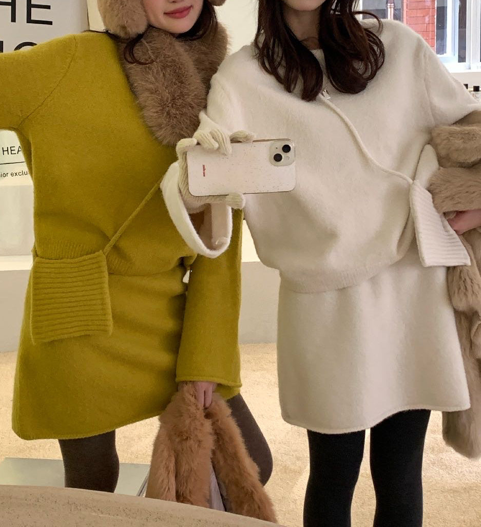 // 超舒服軟糯毛衣+短裙+袋仔三件套