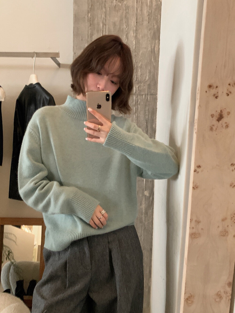 // 10%angora半領16色套頭NT