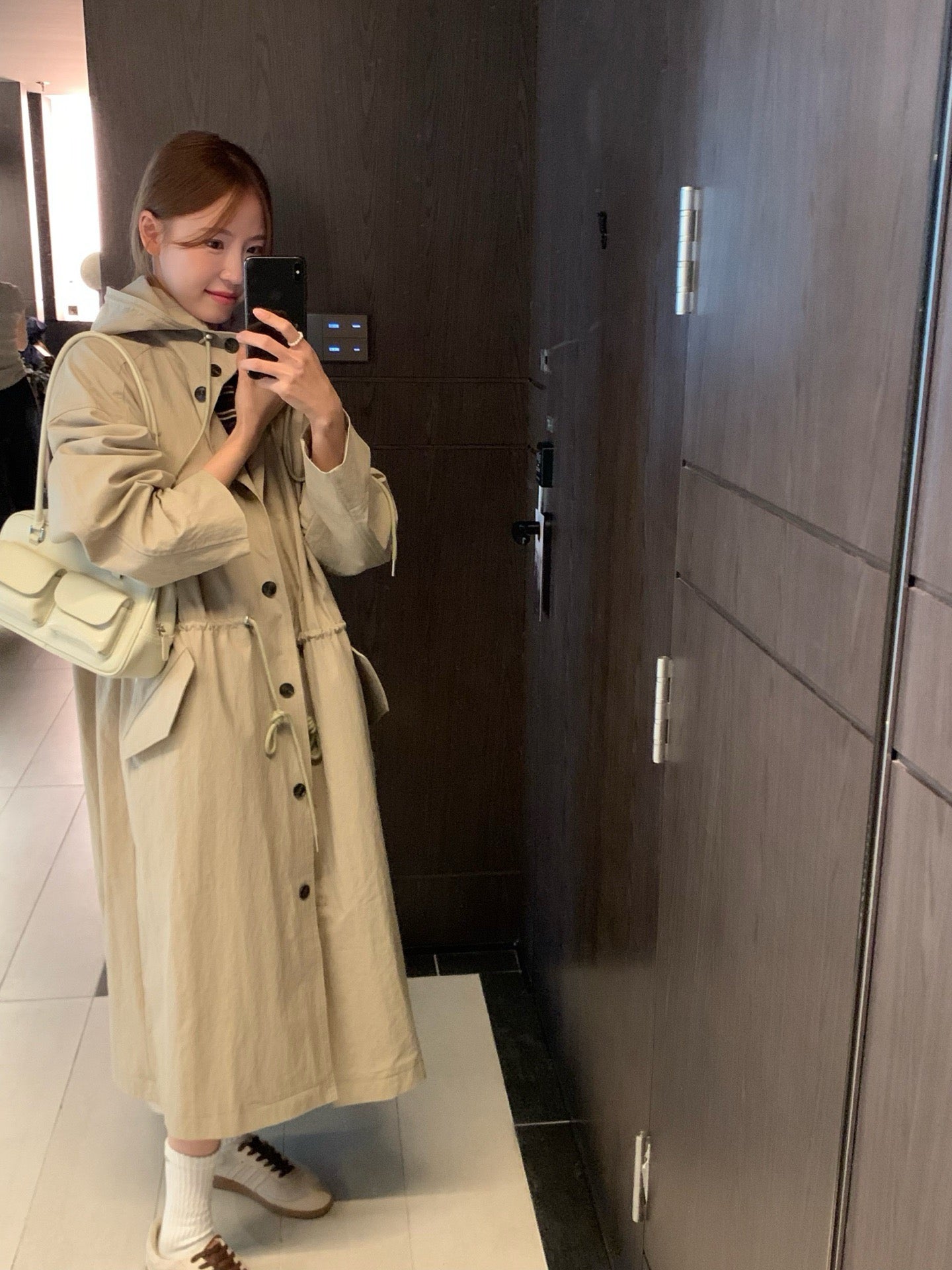 // 可束腰帥氣連帽長外套