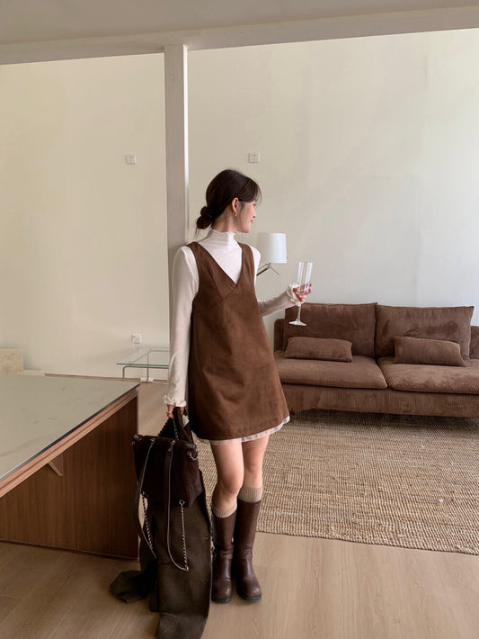 // 法式V領麂皮絨拼接lace腳OPS