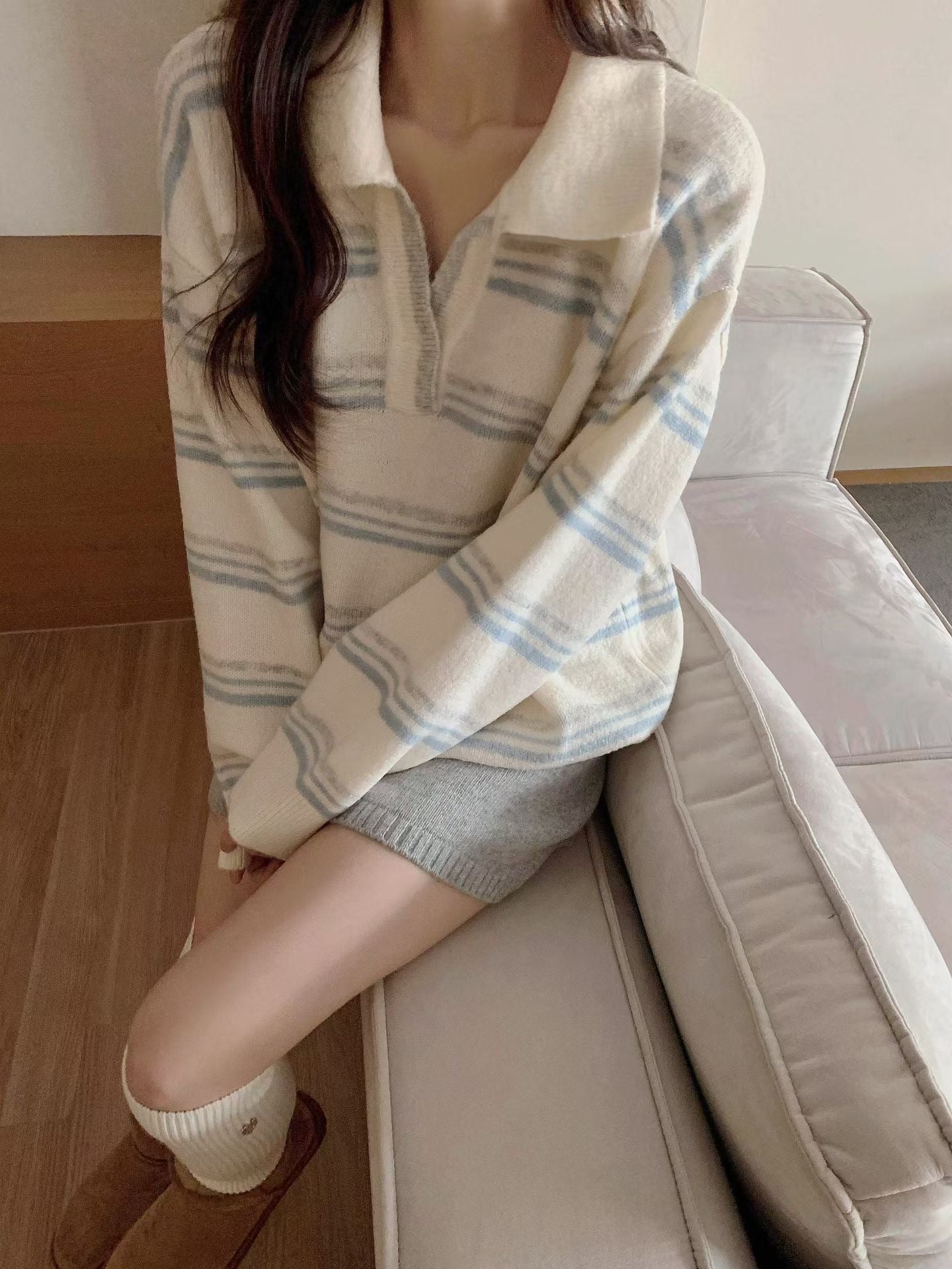 // 超韓小V翻領拼間NT