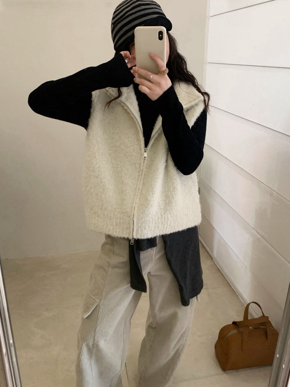 // 9%綿羊毛立領圈圈毛拉鍊背心