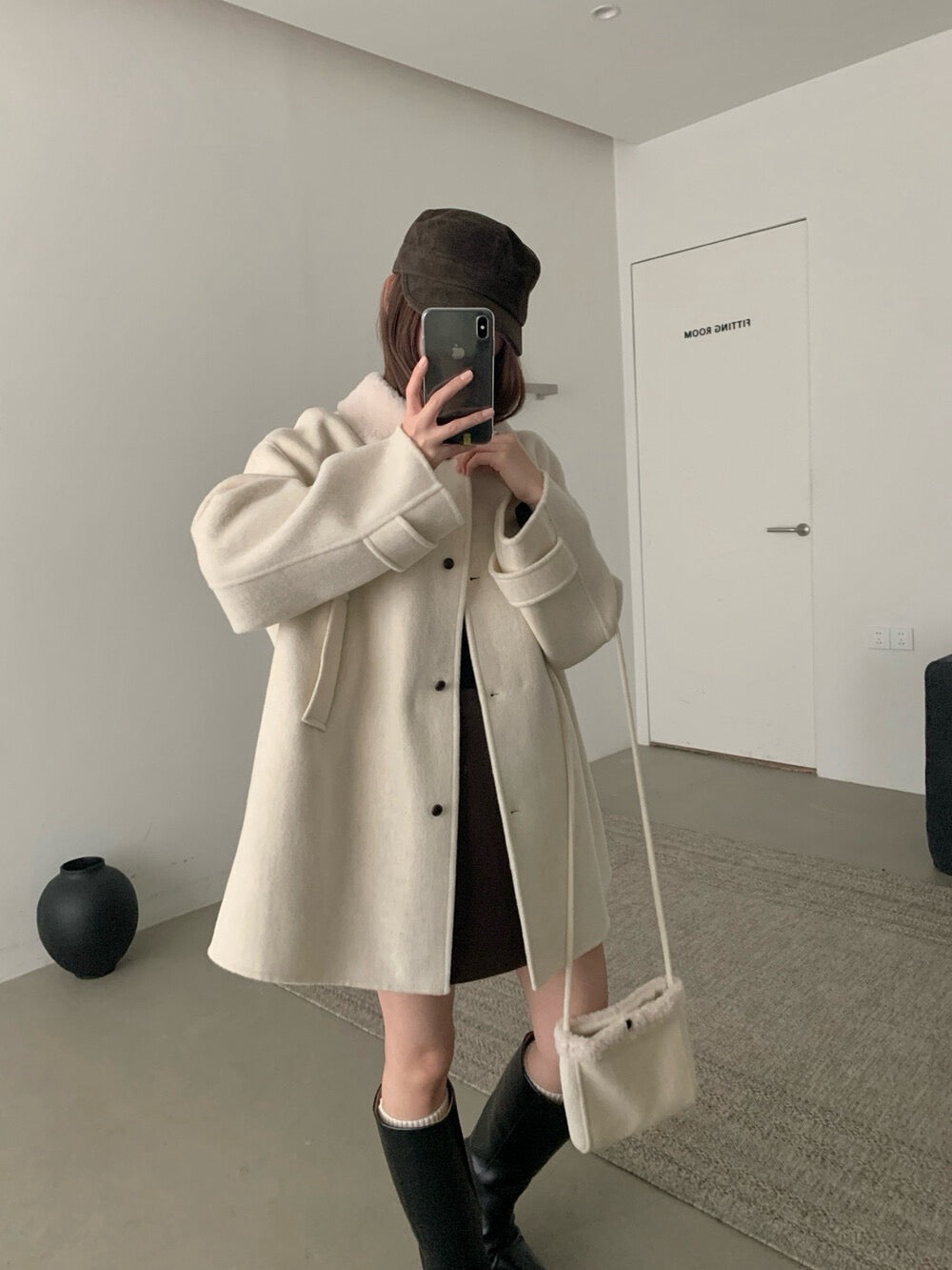 // 100%羊毛拼毛毛領中長手工外套(連袋仔)