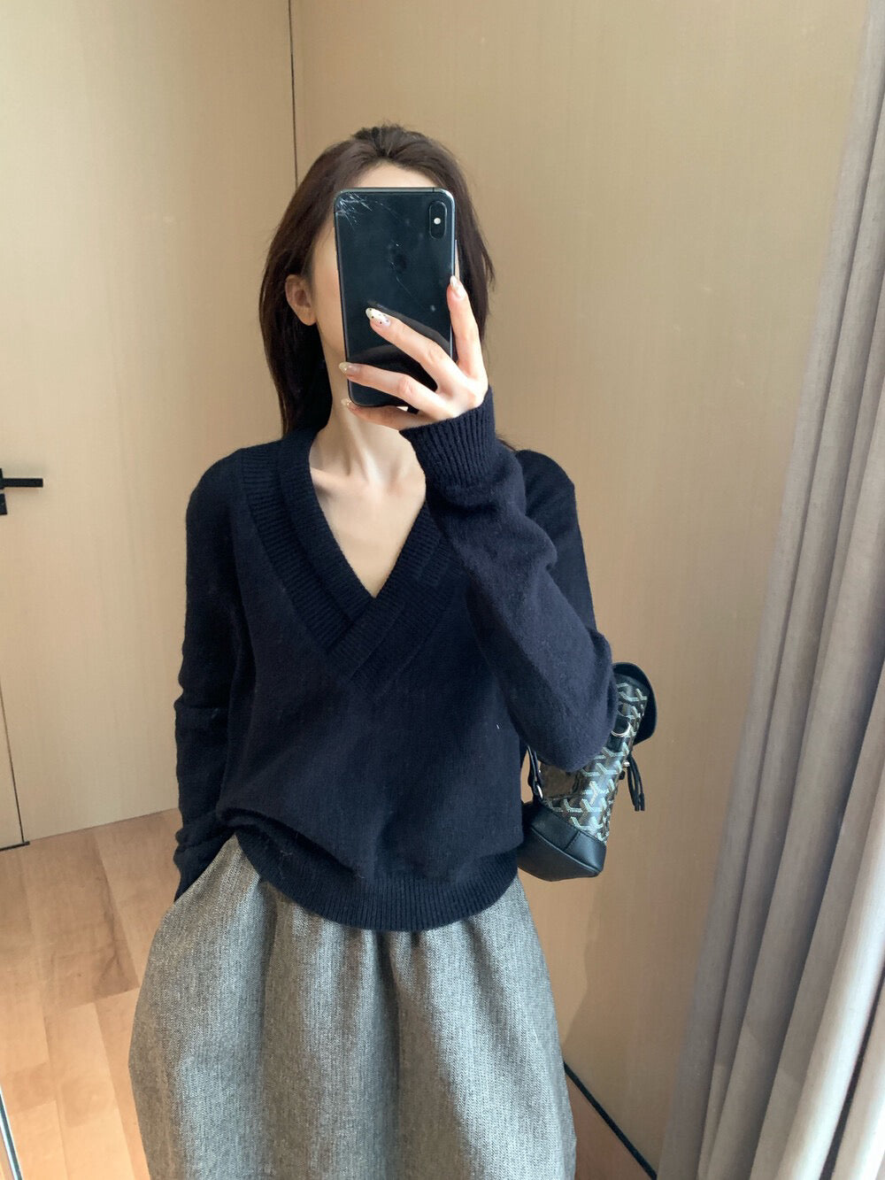 // 特別領口設計V領NT