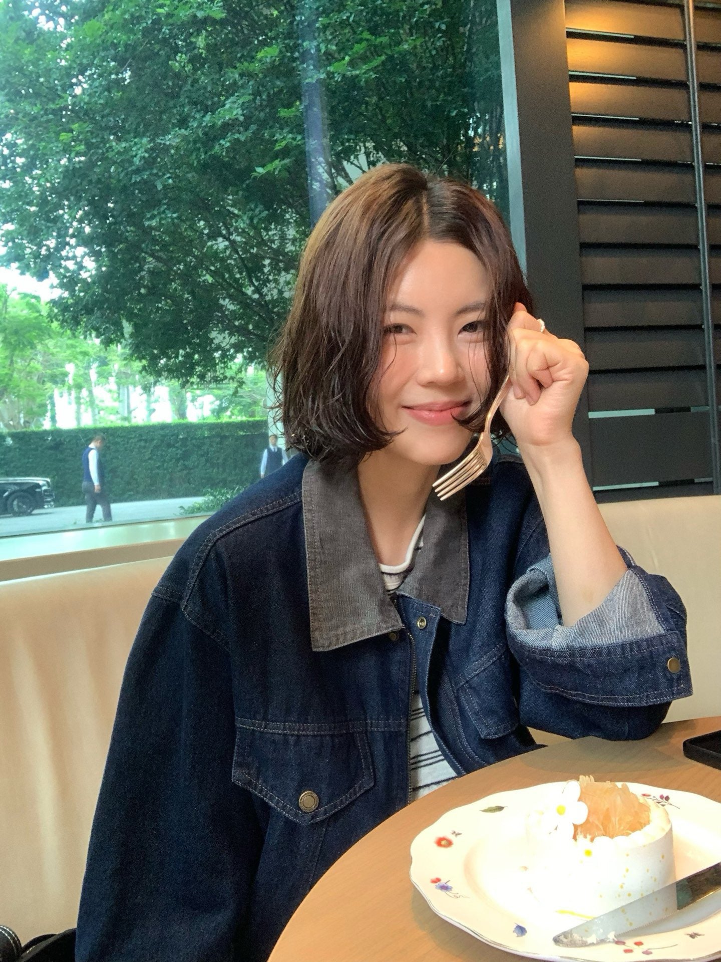 // 中古風拼領拉鍊牛仔外套