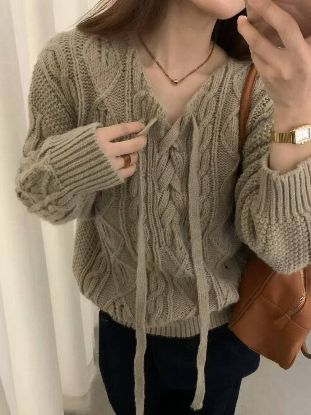 // 超美造型感麻花綁帶毛衣