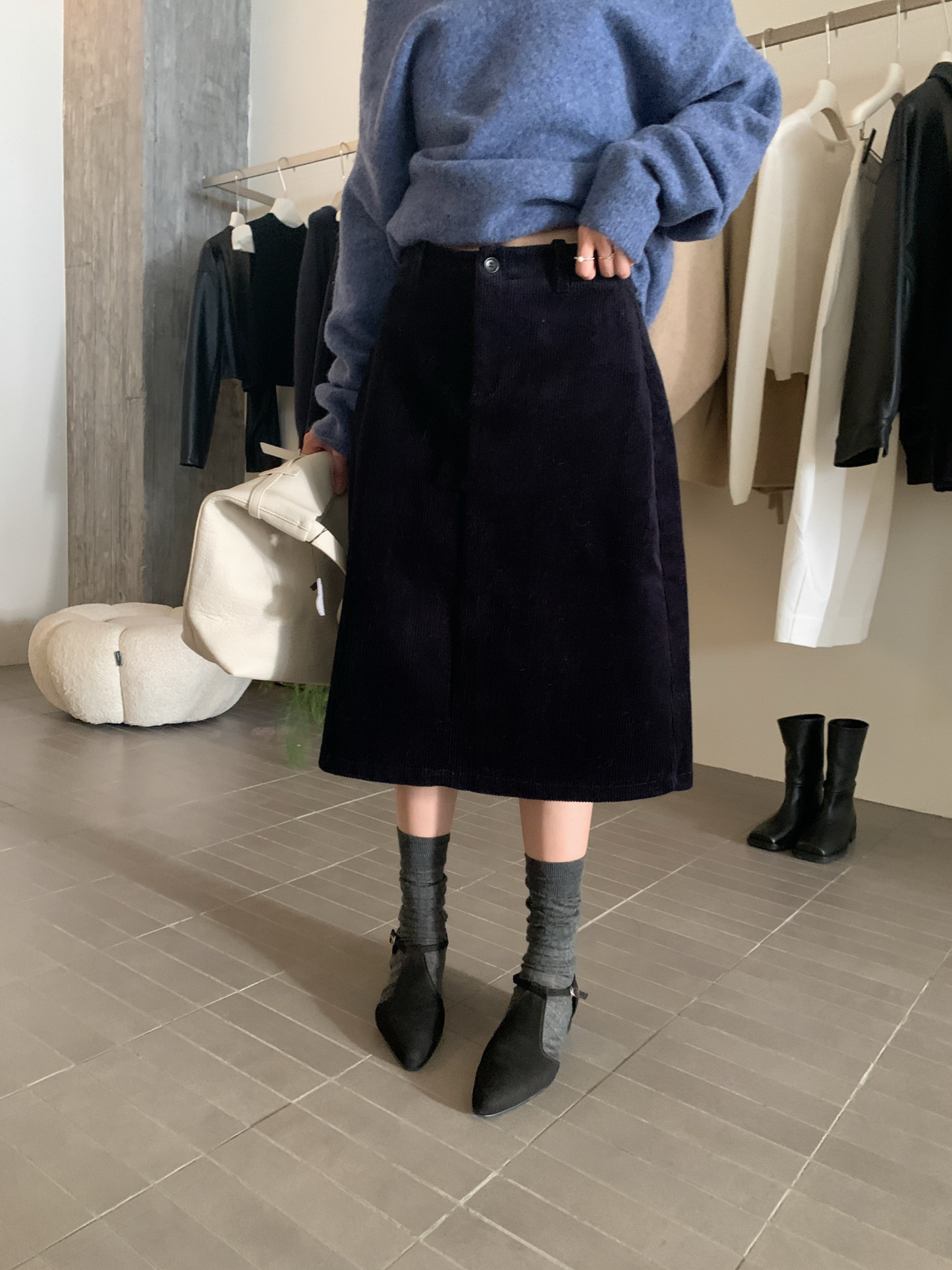 (部分現貨) // 復古感燈芯絨五分中裙