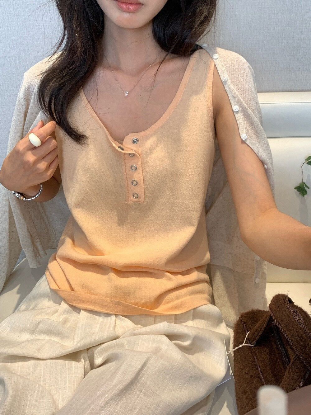 // 天絲麻U領半鈕扣夏天必入背心