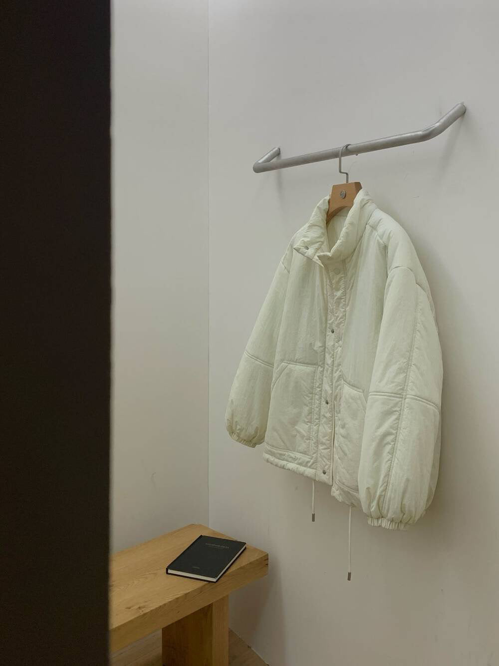 // 極簡風小立領薄夾棉外套