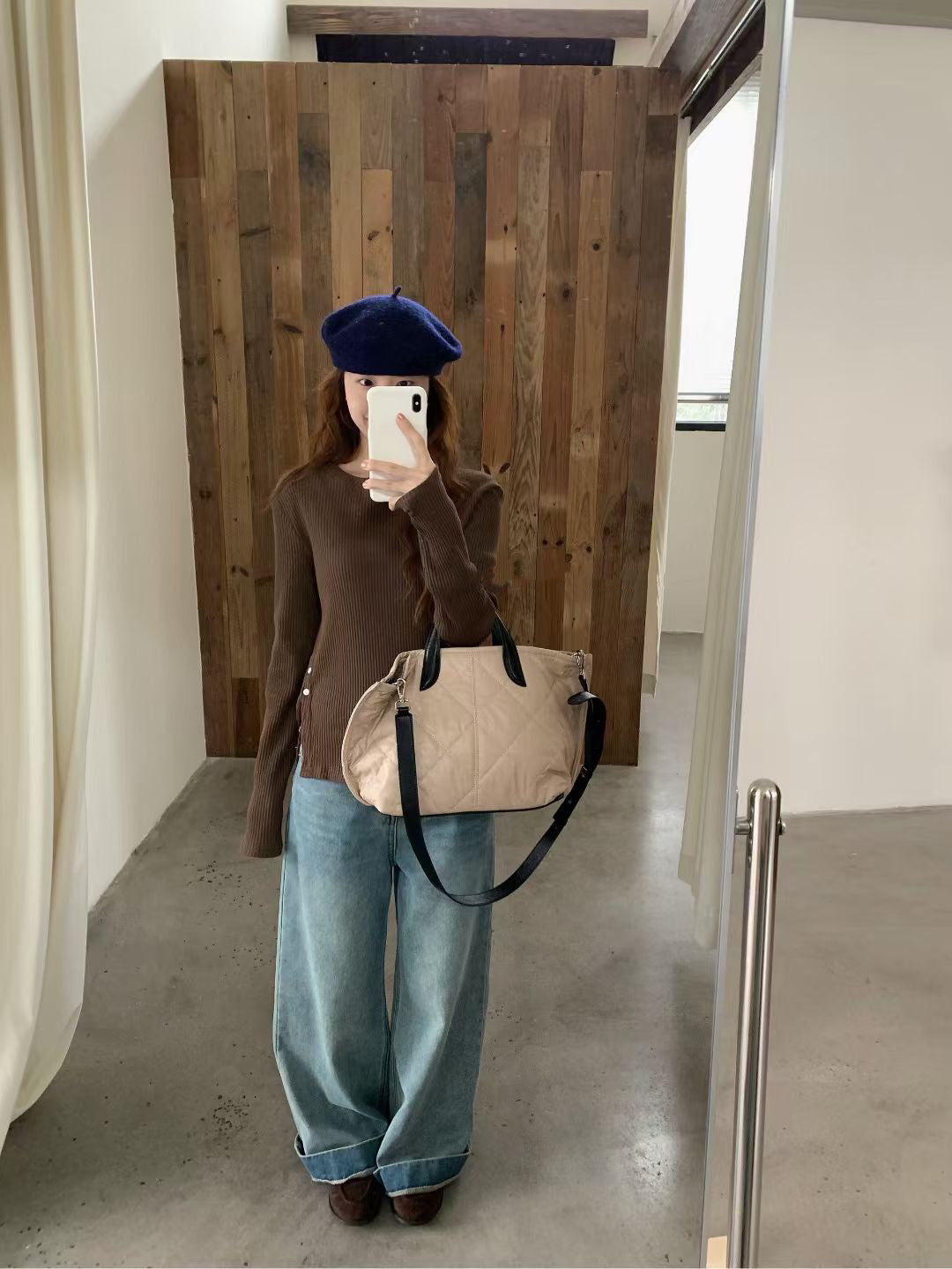 // 超顯瘦直坑紋側開鈕TEE