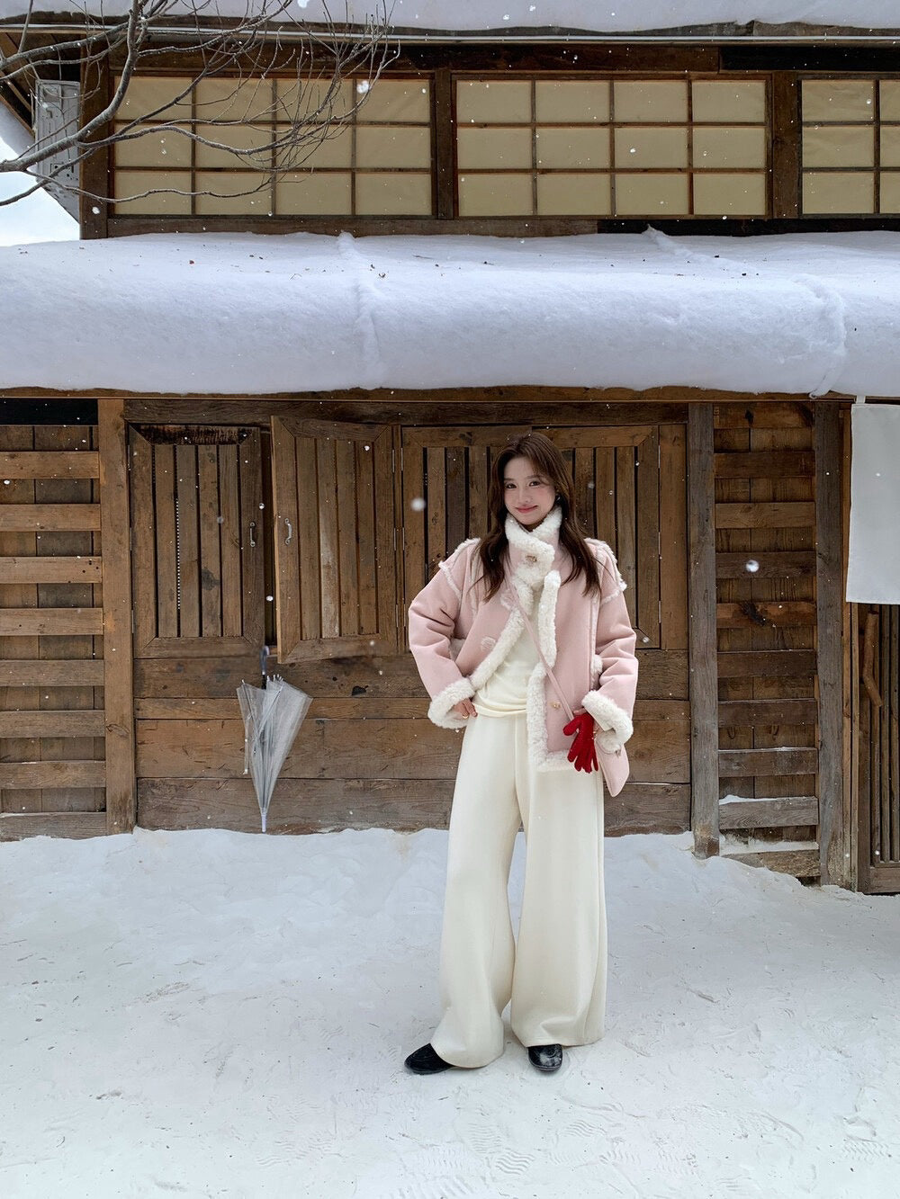 // 皮毛一體麂皮絨牛角鈕外套(連袋仔)