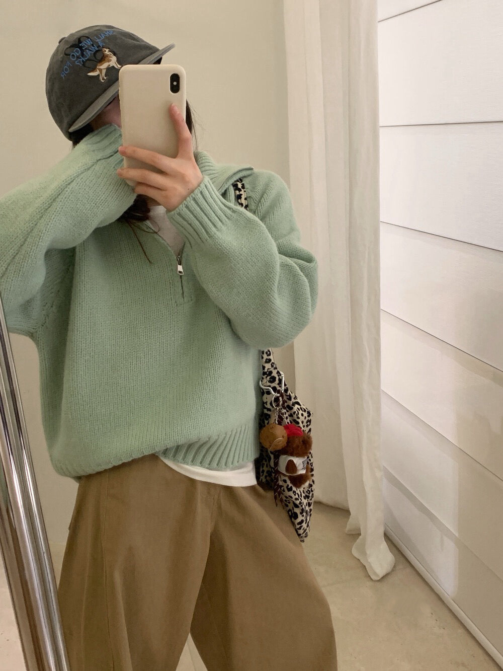 // 半拉鍊直坑紋領套頭NT