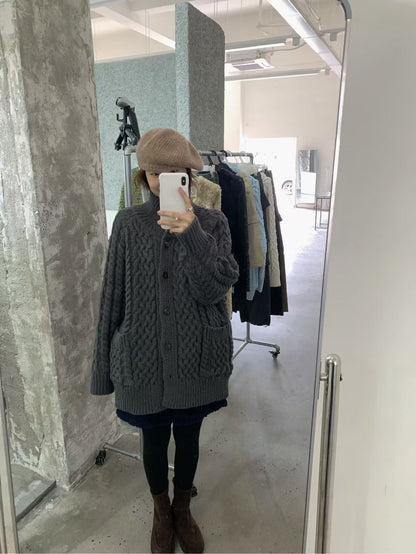 // 超重工麻花粗棒針立領CD