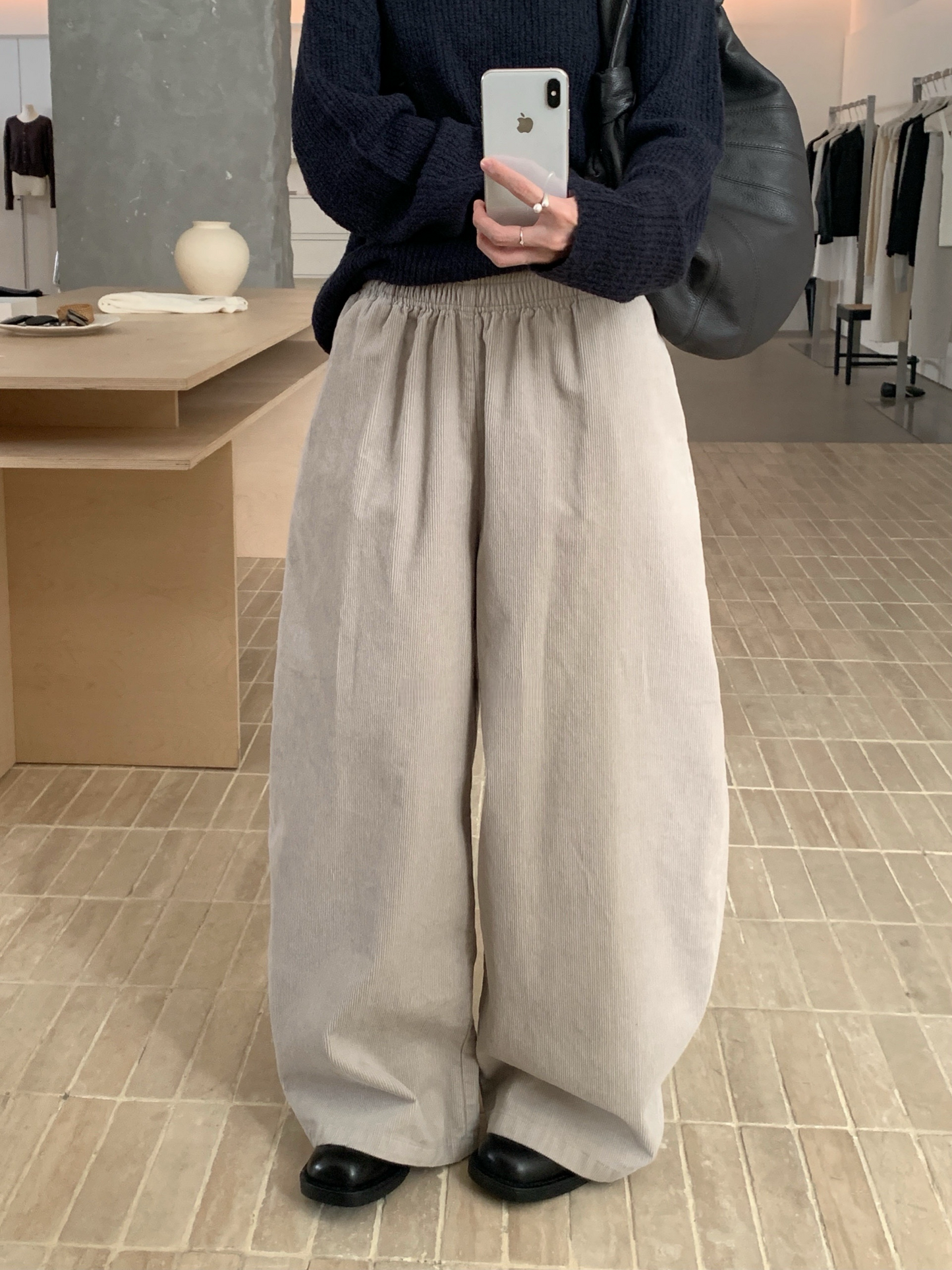 // 小復古感橡筋腰燈芯絨褲