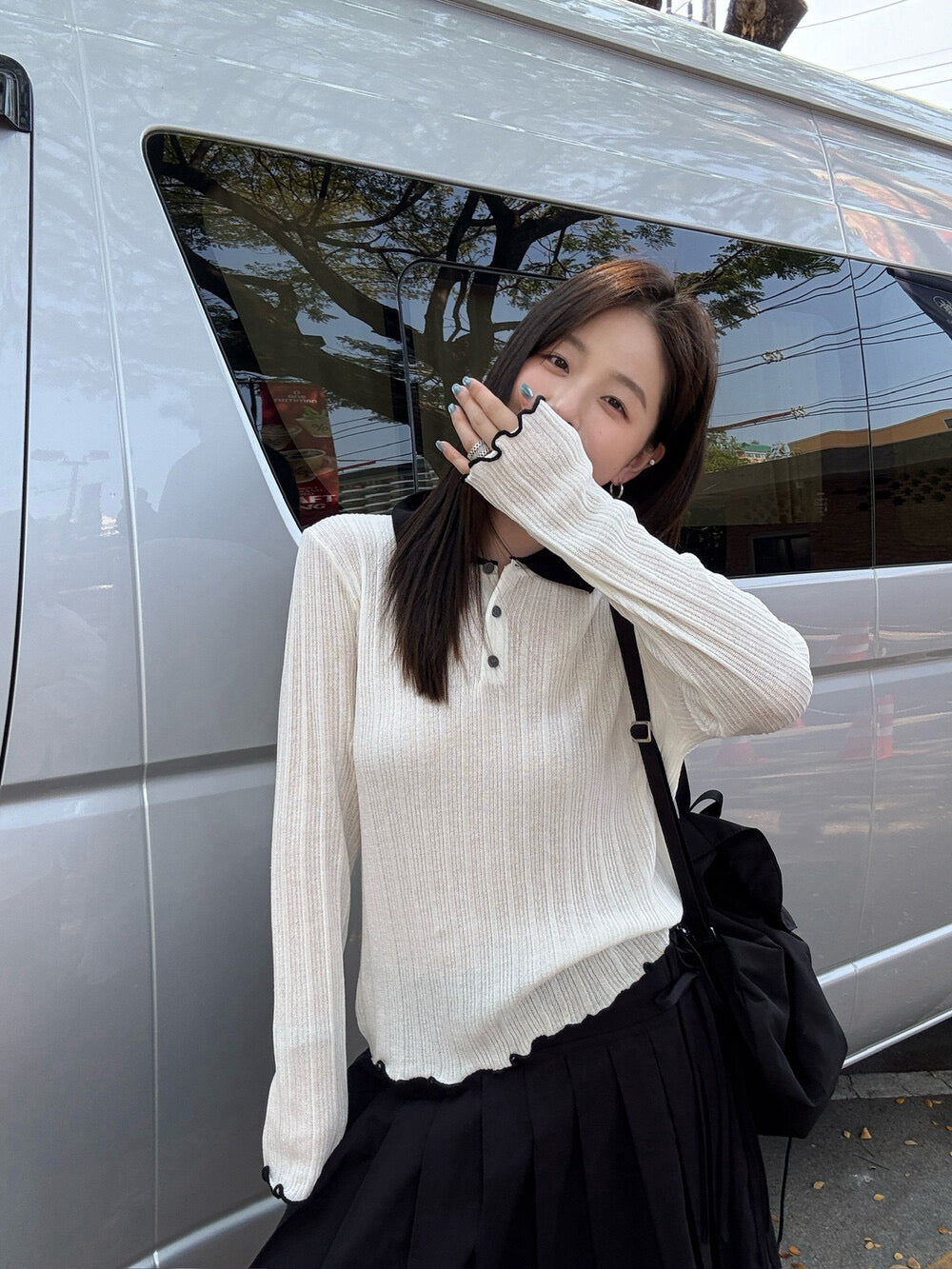 // 拼色領卷卷邊直紋鈕扣lyocell針織上衣