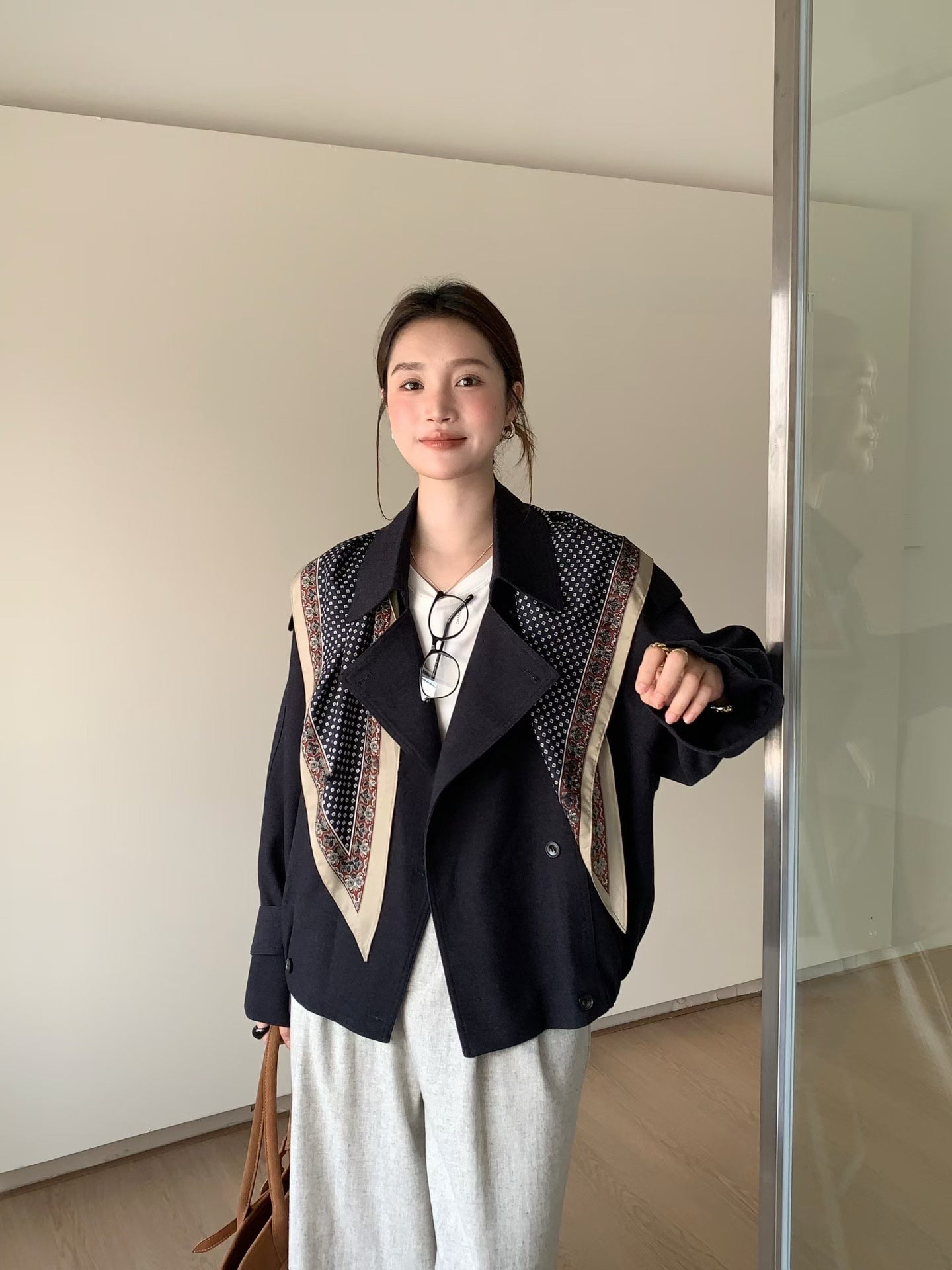 // 經典雙排扣短款外套(連絲巾)