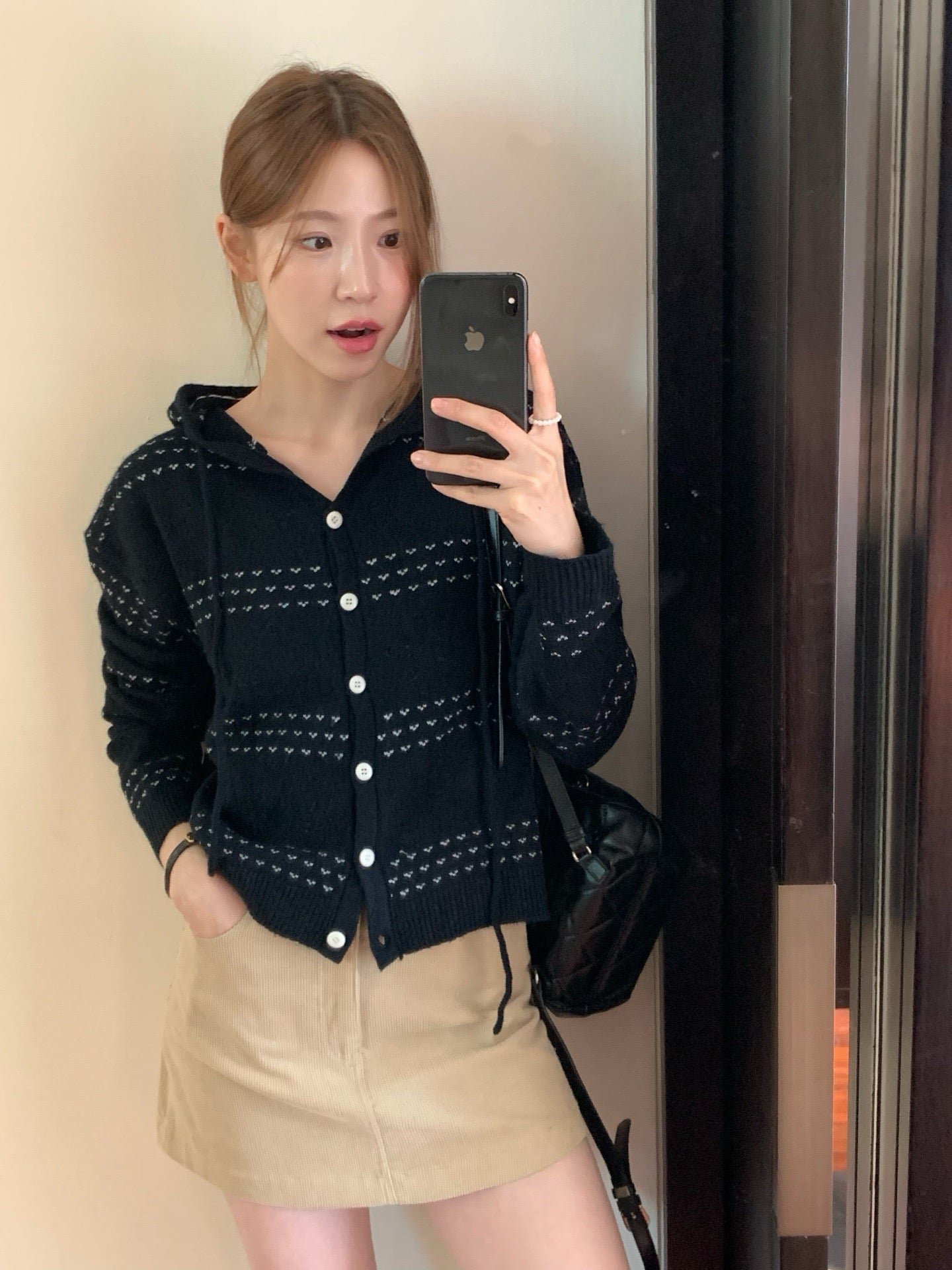 // 心心刺繡鏤空通花連帽CD