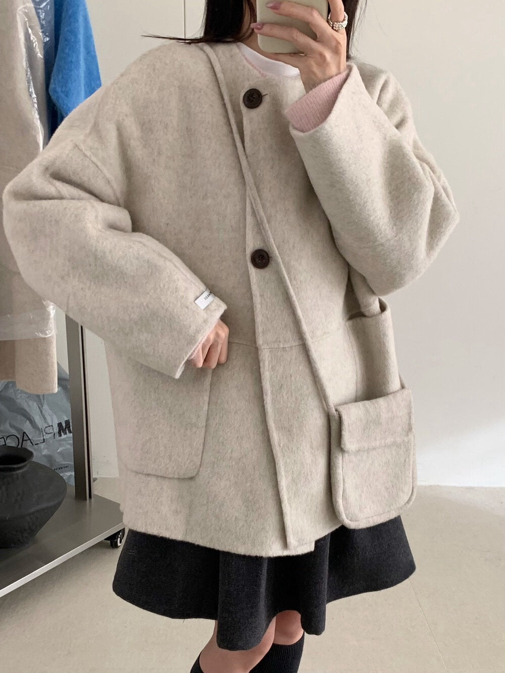 // 100%羊毛簡約兩粒鈕手工外套(連小袋仔)