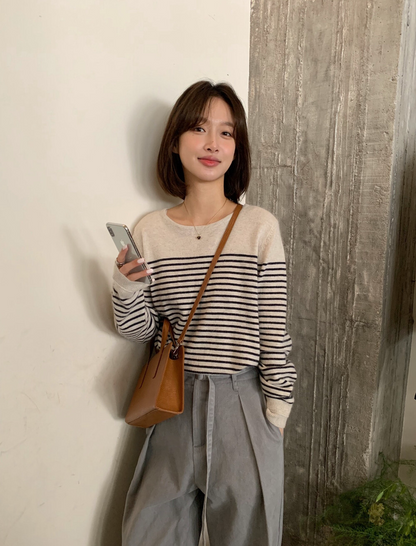 // 法式氣質間條針織上衣