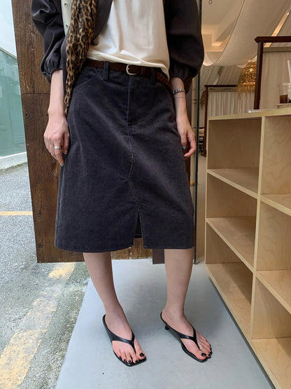 S26 / 前開叉復古感五分燈芯絨裙(連腰帶)