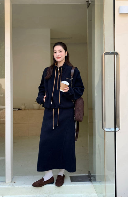 // 撞色邊小刺繡半拉鍊衛衣+半身裙套裝