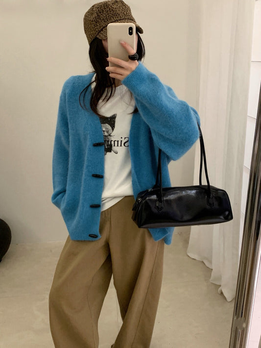 // 超軟糯寬鬆中長牛角鈕CD