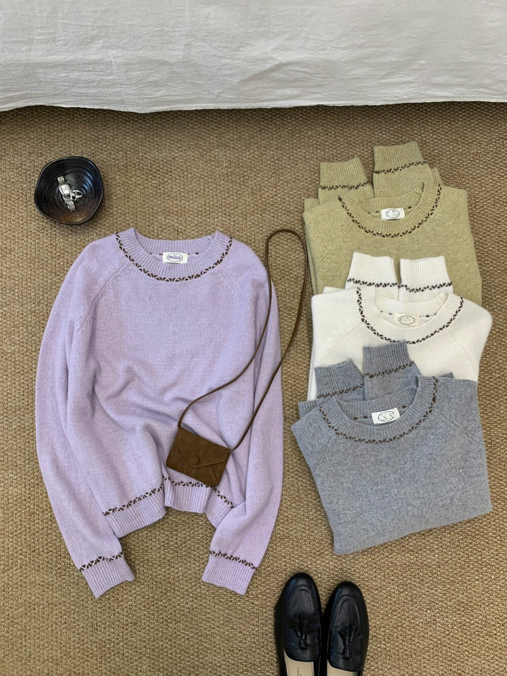 // 撞色穿插邊設計12%兔毛NT