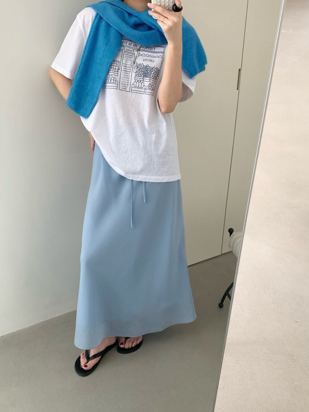 // 紙片人天絲微A字中裙