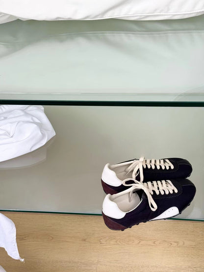 // 拼接材質真皮綁帶運動鞋