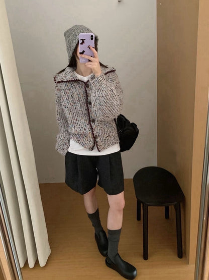 // 30%綿羊毛彩點包邊翻領CD