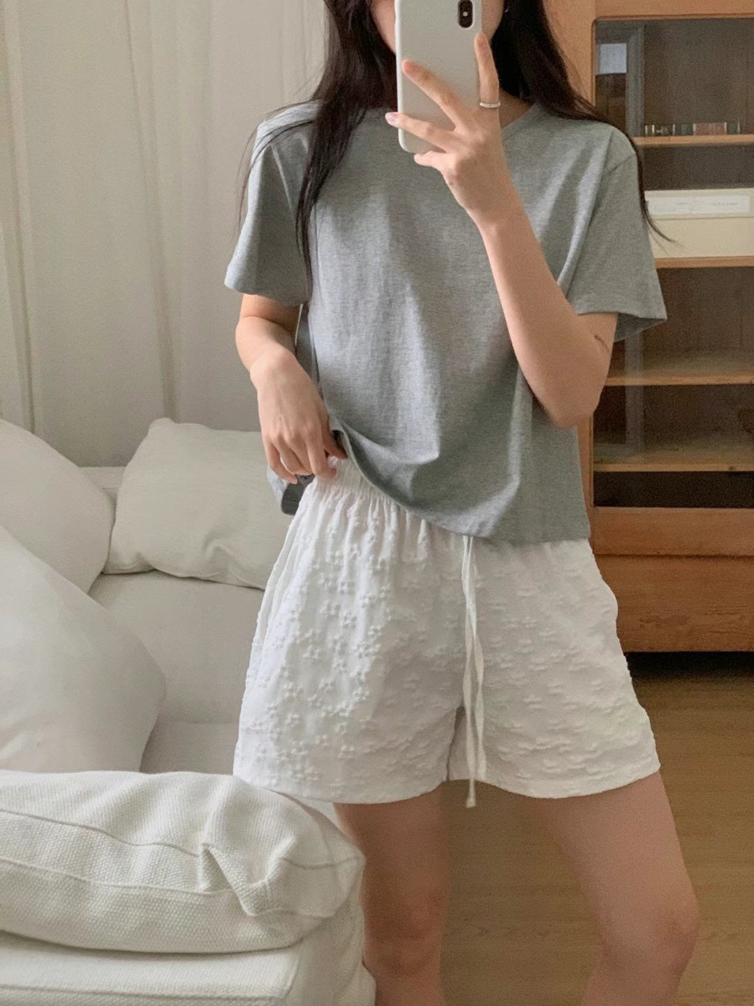// 100%棉質中短款素TEE