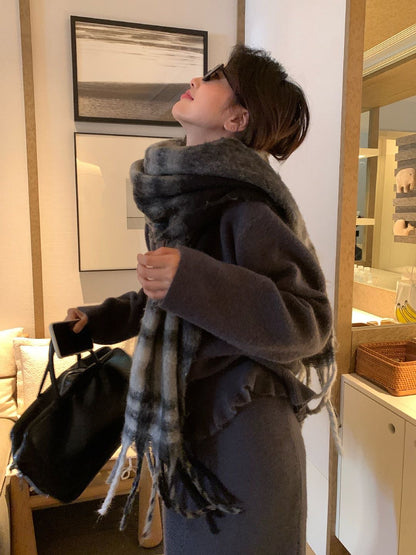 // 木耳邊衣擺NT+直筒裙套裝