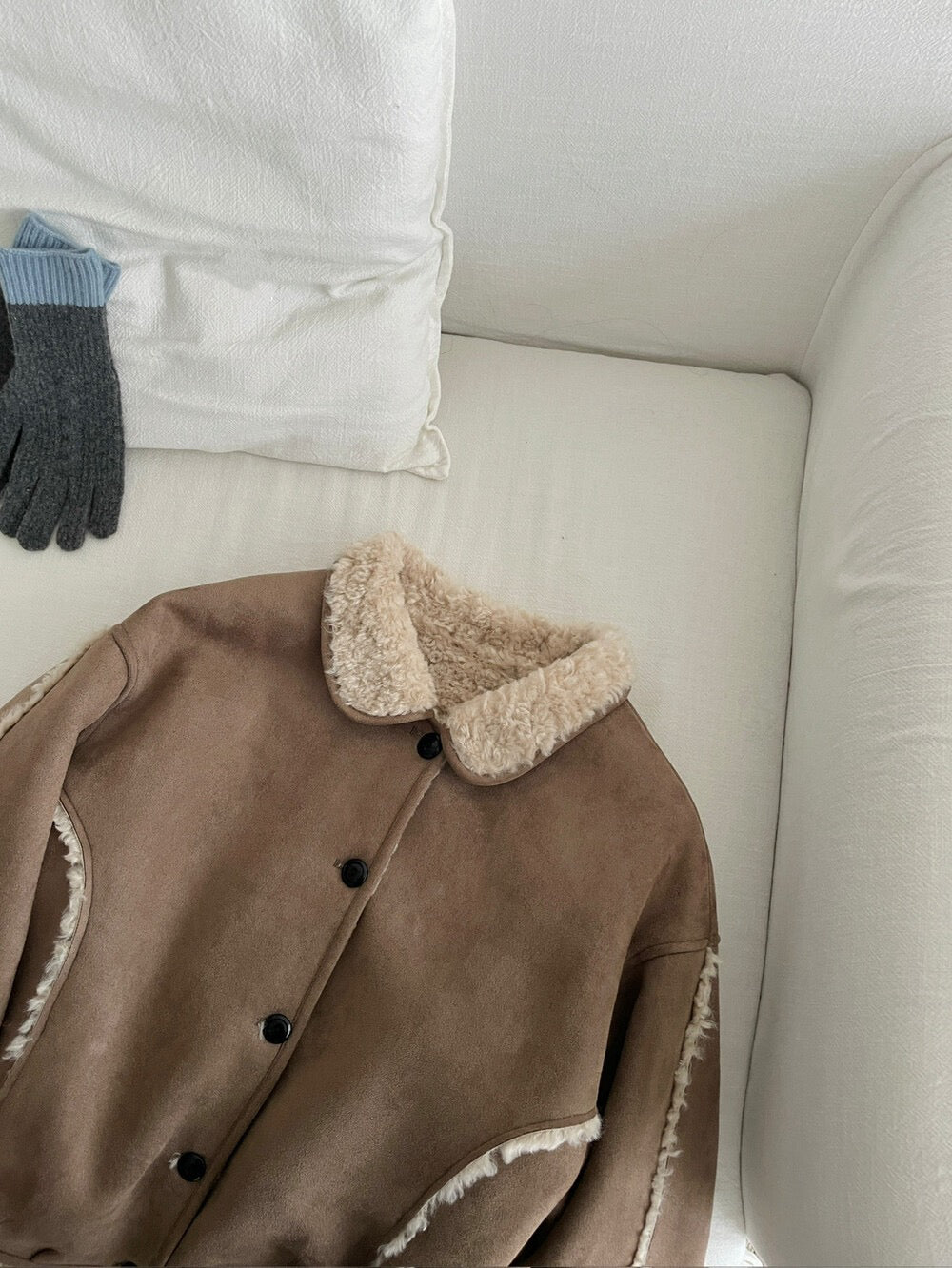 // 質感超好的皮毛一體圓翻領毛毛外套